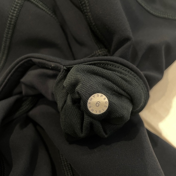 Lululemon All The Right Places Crop II *23" code blue - Picture 8 of 8